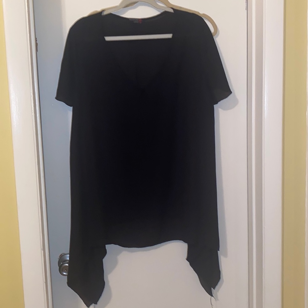 Pretty black top